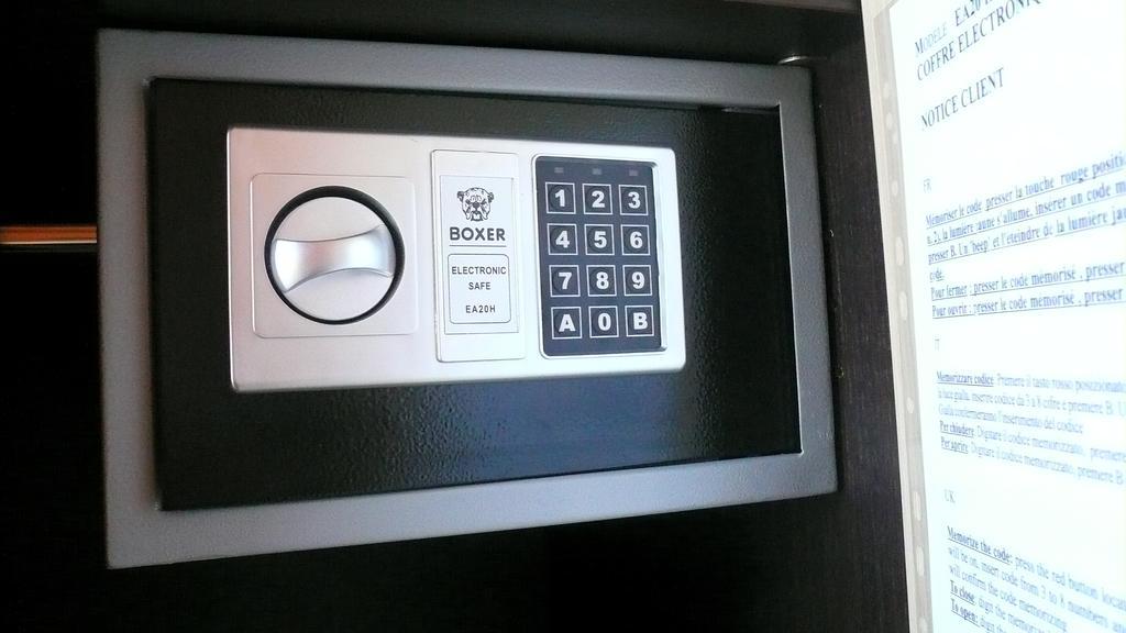 Hotel L'Europeen Tarbes Phòng bức ảnh